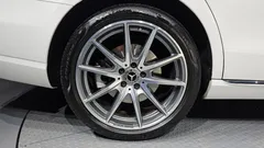 2022 Mercedes-Benz E-Class E300e 4MATIC Exclusive — фото 5