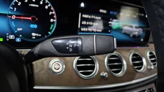 2022 Mercedes-Benz E-Class E300e 4MATIC Exclusive — фото 9