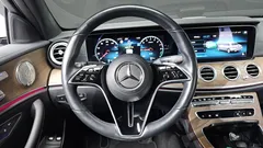 2022 Mercedes-Benz E-Class E300e 4MATIC Exclusive — фото 17