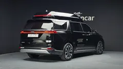 2022 Kia Carnival Gasoline 9-Seater Hi-Limousine — фото 2
