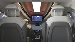 2022 Kia Carnival Gasoline 9-Seater Hi-Limousine — фото 20