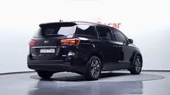 2021 Kia Canival 8-Seater Export, серый — фото 2