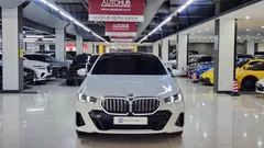 2024 BMW 5-Series 520i M Sport — фото 3
