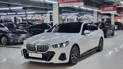 2024 BMW 5-Series 520i M Sport — фото 13