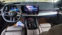 2024 BMW 5-Series 520i M Sport — фото 14