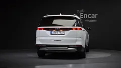 2022 Kia Carnival Diesel 9-Seater Noblesse — фото 4
