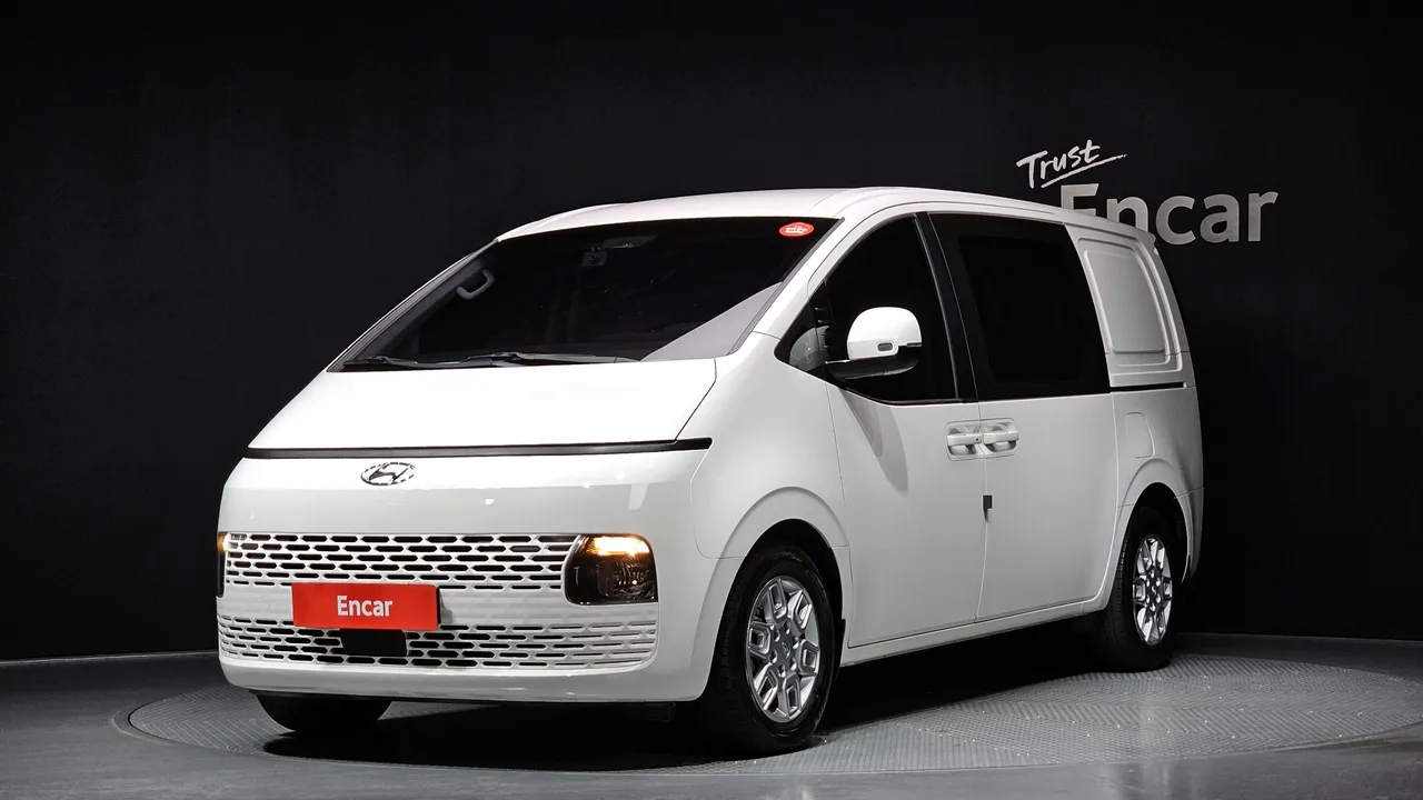 2022 Hyundai Staria Cargo 5-Seater