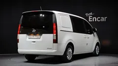 2022 Hyundai Staria Cargo 5-Seater — фото 2