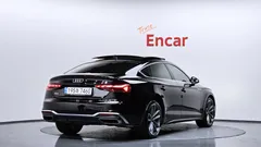 2022 Audi A5 40 TFSI Quattro Premium Sportback, чёрный — фото 2