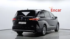 2021 Toyota Sienna 2.5 Hybrid AWD, чёрный — фото 2