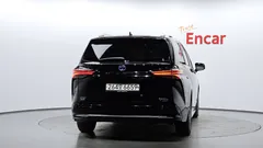 2021 Toyota Sienna 2.5 Hybrid AWD, чёрный — фото 4