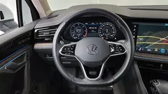 2023 Volkswagen Touareg 3.0 TDI Prestige — фото 17