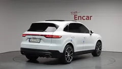 2021 Porsche Cayenne 3.0, белый — фото 2