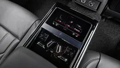 2021 Audi A8 55 TFSI Quattro LWB, чёрный — фото 18