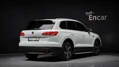 2023 Volkswagen Touareg 3.0 TDI Premium, белый — фото 2
