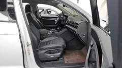 2023 Volkswagen Touareg 3.0 TDI Premium, белый — фото 11
