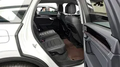 2023 Volkswagen Touareg 3.0 TDI Premium, белый — фото 12