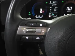 2023 Hyundai Kona Modern, серо-серебристый — фото 20