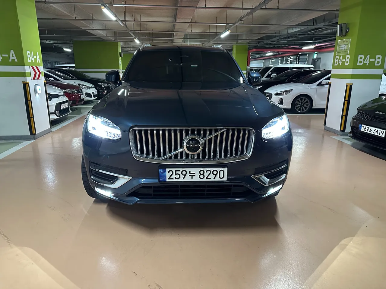 2023 Volvo XC90 B6 Ultimate Bright