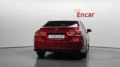 2022 Toyota Camry 2.5 XSE Hybrid, красный — фото 4
