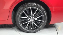 2022 Toyota Camry 2.5 XSE Hybrid, красный — фото 5