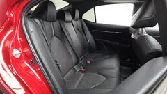 2022 Toyota Camry 2.5 XSE Hybrid, красный — фото 12