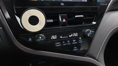 2022 Toyota Camry 2.5 XSE Hybrid, красный — фото 18