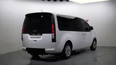 2022 Hyundai Staria disability support car — фото 2