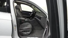 2023 Volkswagen Touareg 3.0 TDI Prestige, белый — фото 11