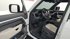 2023 Land Rover Defender 130 P400 X-Dynamic HSE — фото 11