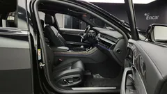 2022 Audi A8 55 TFSI Quattro Premium LWB — фото 11