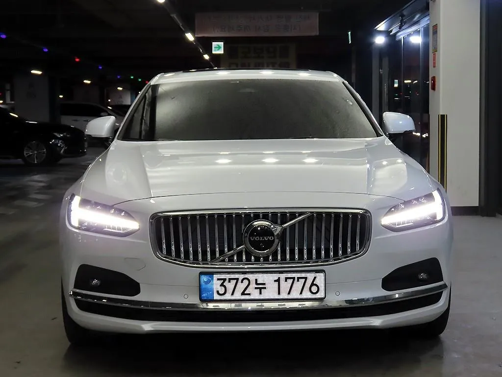 2023 Volvo S90 B5 Ultimate Bright