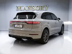 2023 Porsche Cayenne 3.0 PLATINUM EDITION — фото 3
