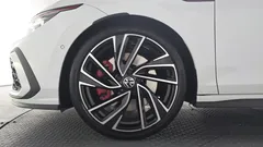 2023 Volkswagen Golf 2.0 GTI, белый — фото 5