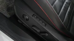 2023 Volkswagen Golf 2.0 GTI, белый — фото 19