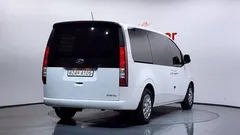 2022 Hyundai Staria Cargo 5-Seater — фото 2