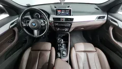 2021 BMW X1 xDrive 20i M Sport, белый — фото 7