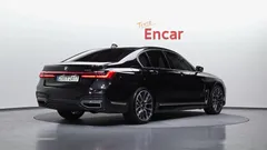 2021 BMW 7-Series 740i M Sport, чёрный — фото 2