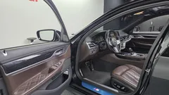 2021 BMW 7-Series 740i M Sport, чёрный — фото 10