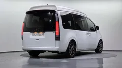 2023 Hyundai Staria 4WD Lounge 7-Seater — фото 2