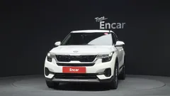 2022 Kia Seltos Gasoline 1.6 Turbo 2WD, белый — фото 3