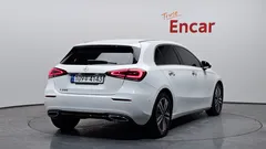 2023 Mercedes-Benz A-Class A220 Hatchback — фото 2