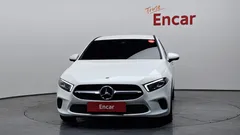 2023 Mercedes-Benz A-Class A220 Hatchback — фото 3