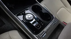 2024 Kia Canival Gasoline 9-Seater Signature, белый — фото 9