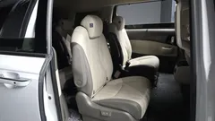 2024 Kia Canival Gasoline 9-Seater Signature, белый — фото 12
