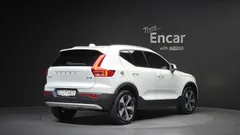 2023 Volvo XC40 B4 Ultimate Bright — фото 2