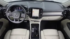 2023 Volvo XC40 B4 Ultimate Bright — фото 7