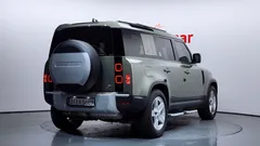 2023 Land Rover Defender 110 D250 SE — фото 2