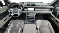 2023 Land Rover Defender 110 D250 SE — фото 7