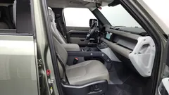 2023 Land Rover Defender 110 D250 SE — фото 11